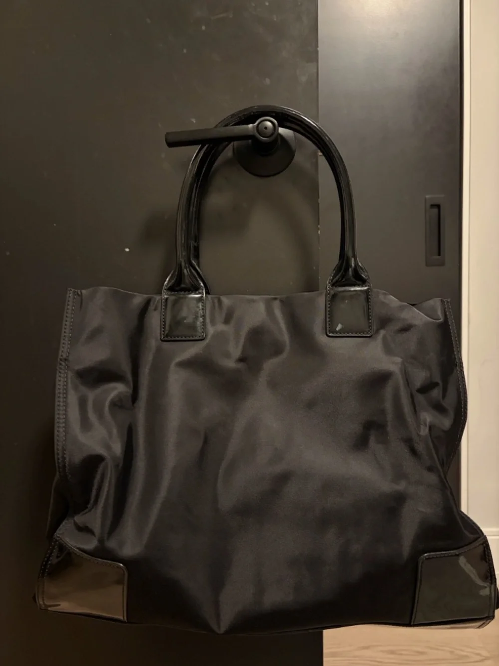 Tory Burch – Ella Large Nylon Black Tote with Patent Trim - Picture 2 of 5